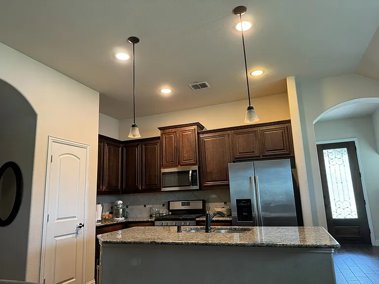 1624 Wright St — Photo 9