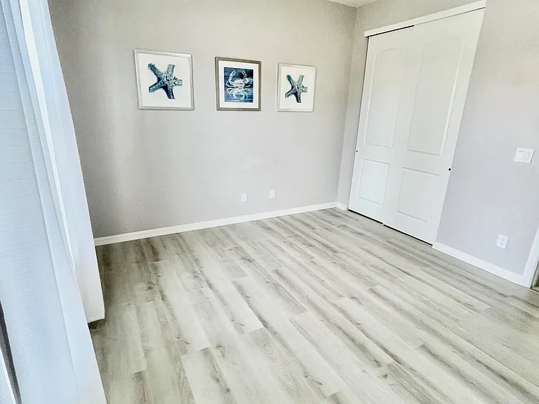 540 SE Monet Dr — Photo 6