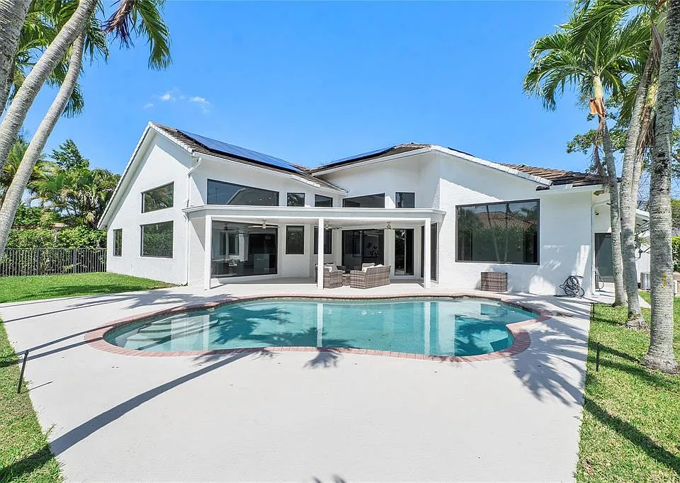 410 Sabal Way
