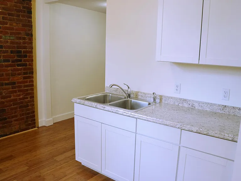 221 Renner St #2 — Photo 10