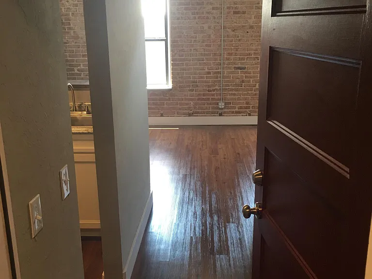 134 NW 13th St — Photo 9