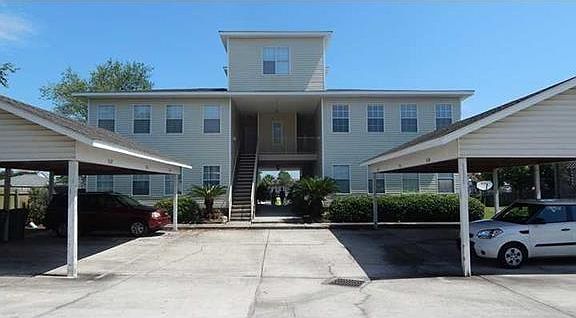 2nd image of 820 Marina Dr APT 304