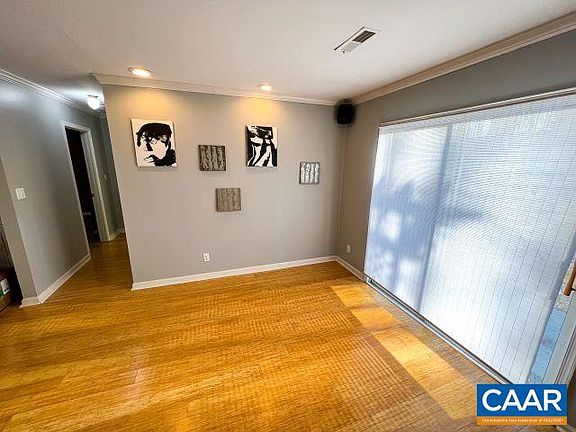 4th image of 30 Jennings Dr
