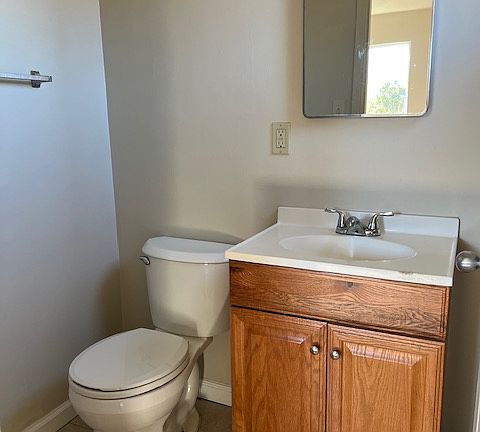 1/2 bath in large bedroom