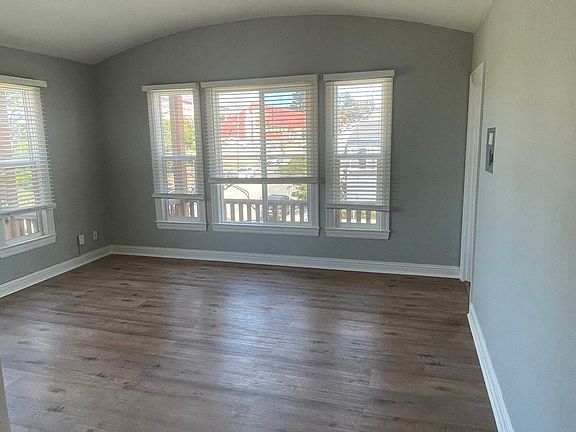 2nd image of 2300 22nd Ave #5