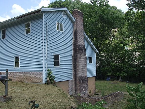 5th image of 211 Collins Dr