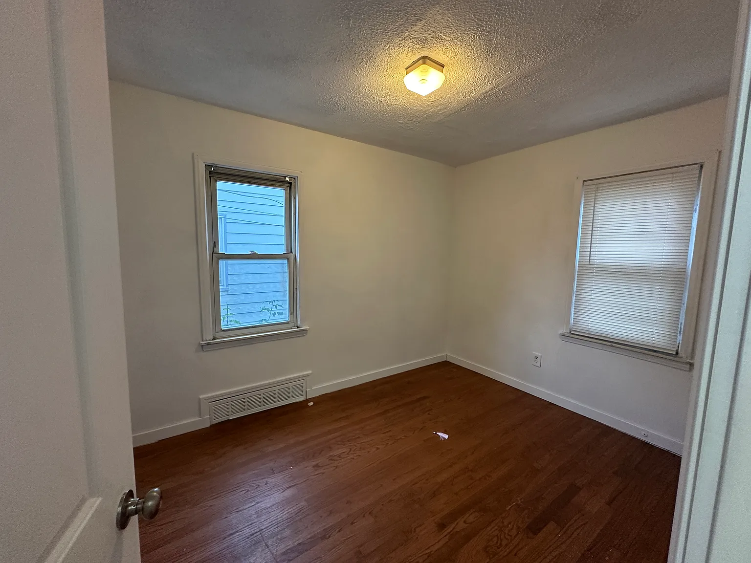 2 bed, 1119 sqft, $1,300 — Photo 4