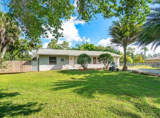 9393 Pinto Dr, Lake Worth, FL 33467