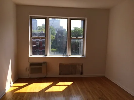 Rented by Acacia Realty | media 10