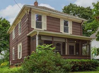 77 Beech St, Clinton, MA 01510