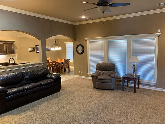 Crown Molding/10 Ft. Ceiling