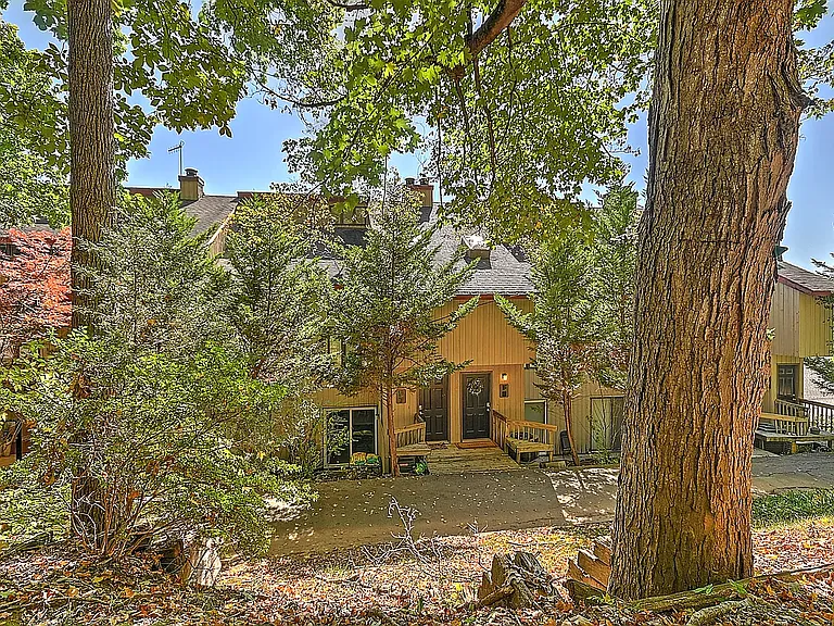 109 Beechnut St #7 — Photo 44