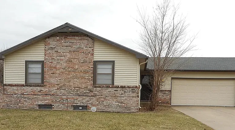 941 S Breckenridge Ct — Photo 1