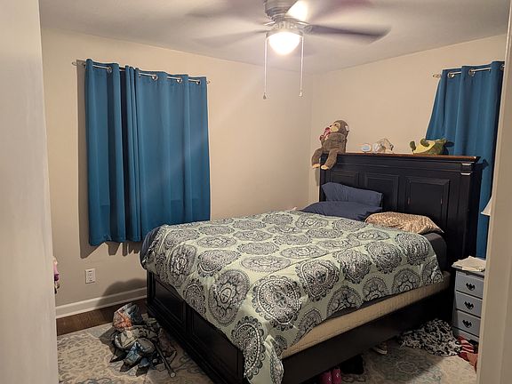 Back bedroom with full bath