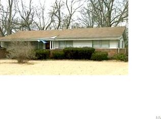 2209 Kerwin Dr, Saint Louis, MO 63136