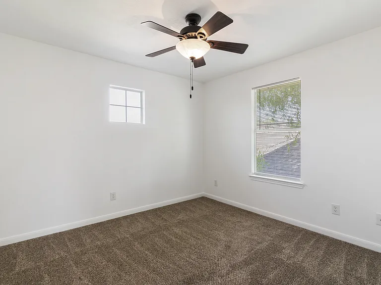 2023 Autumn Lake Dr — Photo 14