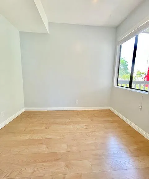 330 Cordova St — Photo 6