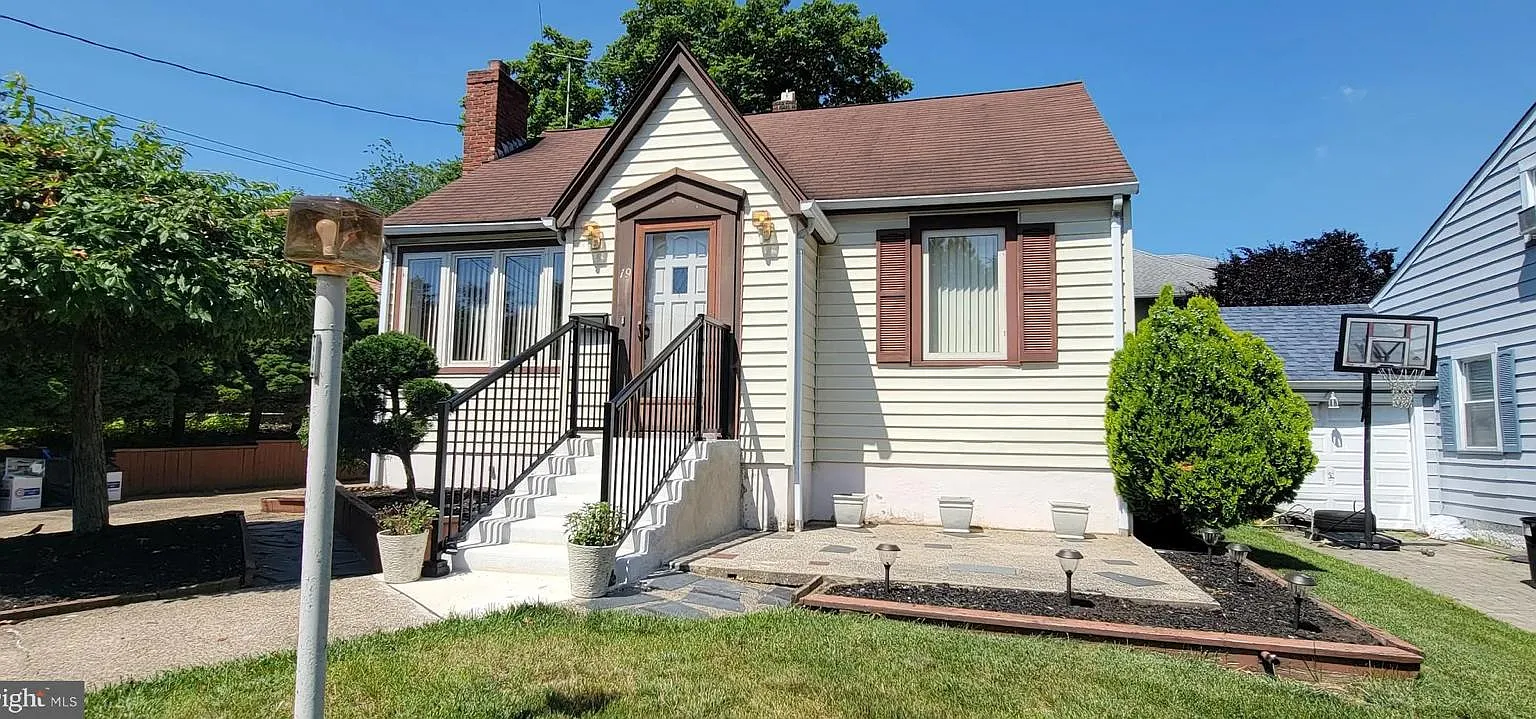 4 bed, 1428 sqft, $2,850 — Photo 1