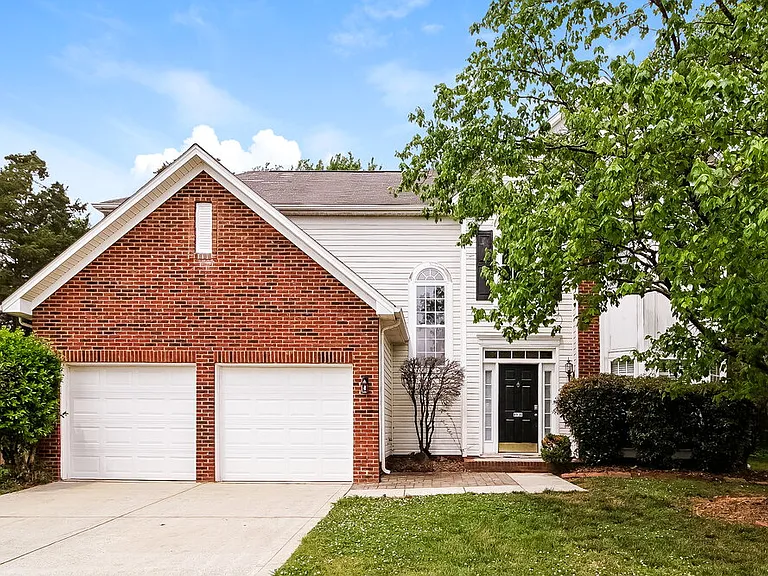 8936 Coppermine Ln — Photo 1