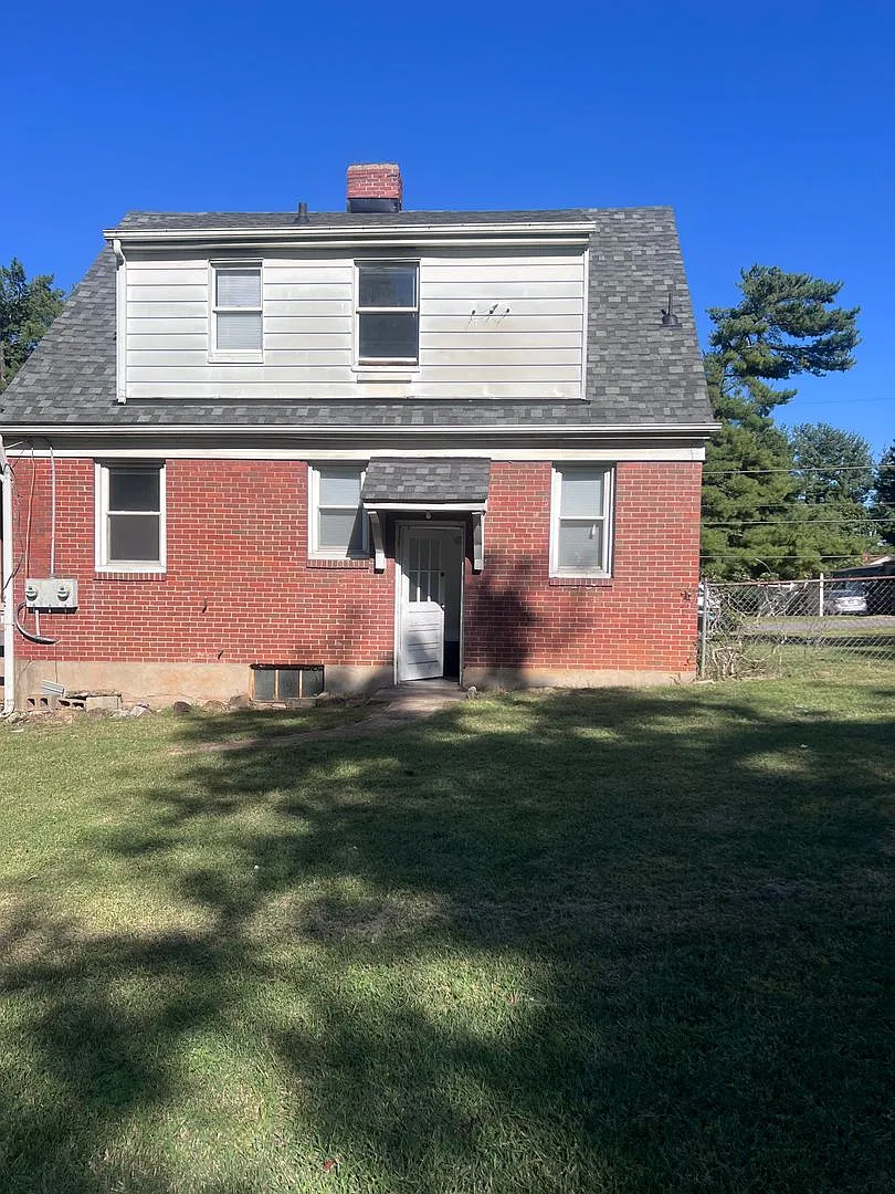 Juniper,NW,312 — Photo 2
