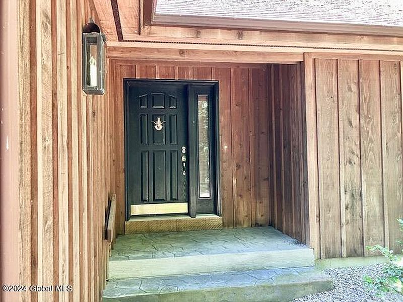 4th image of 150 Flat Rock Road