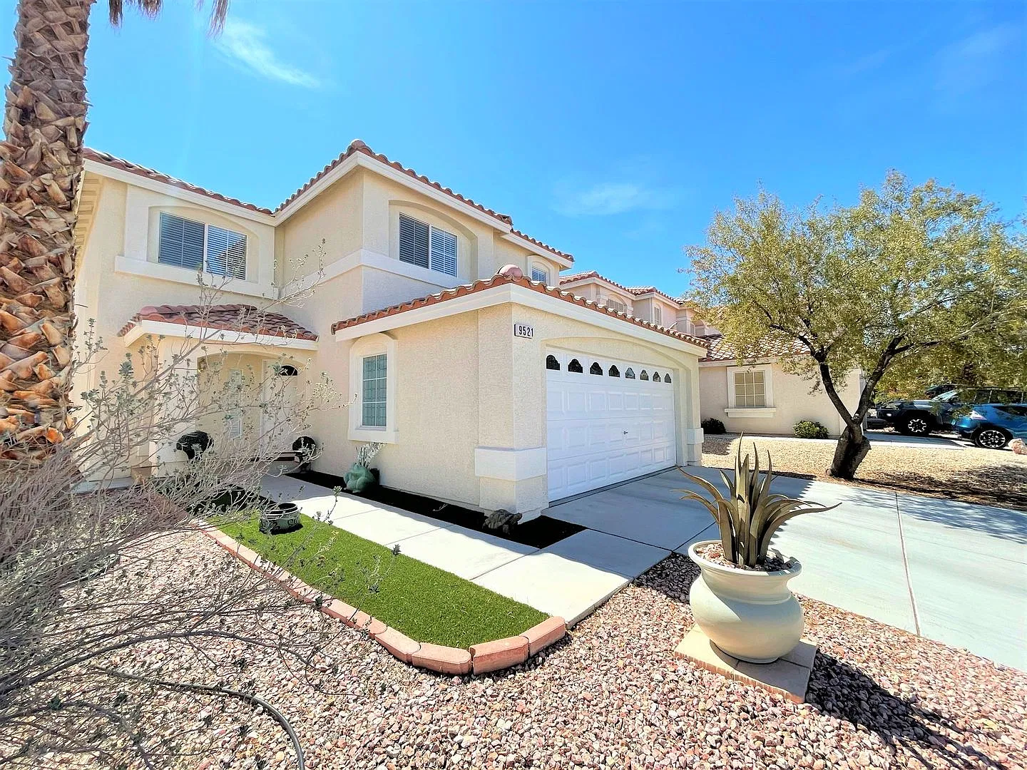 4 Bedrooms & 2.5 Bath Home in Cul-De-Sac location — Photo 4