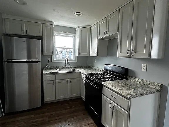 3rd image of 45 Fuller Ave Floor 2