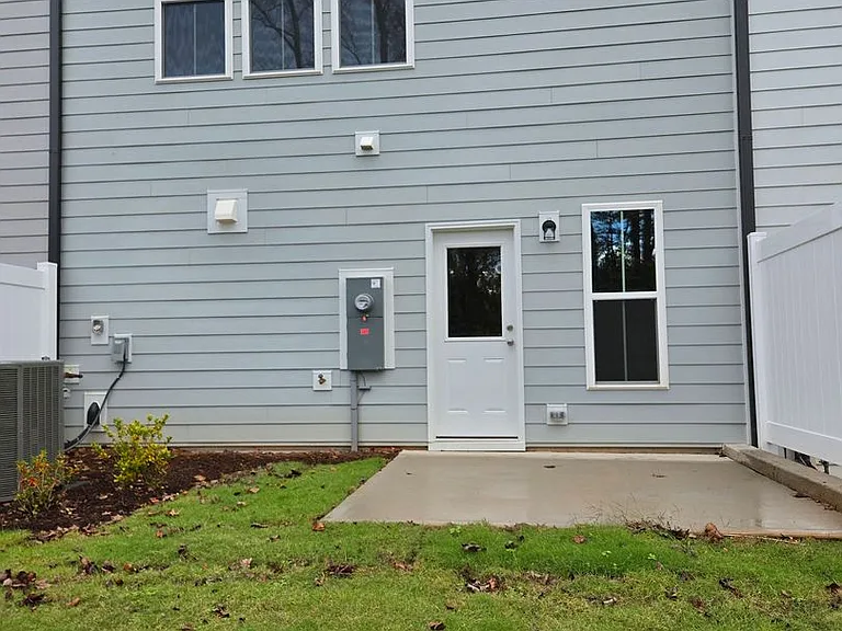 611 Glen Clova — Photo 4