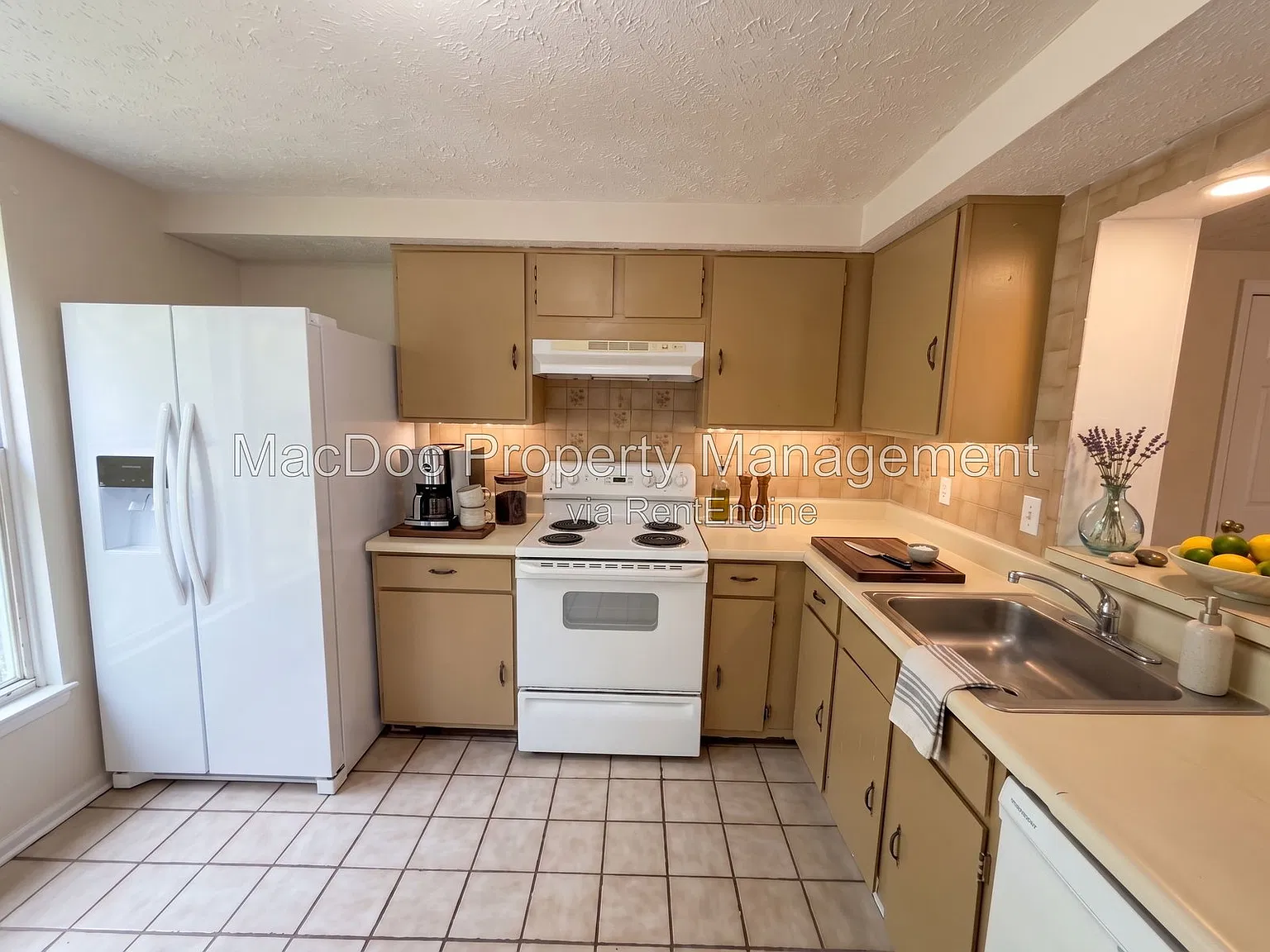 3 bed, 1.0 bath, $1,995 — Photo 4
