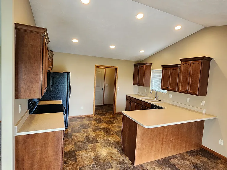 3748 Norseman Ave — Photo 3