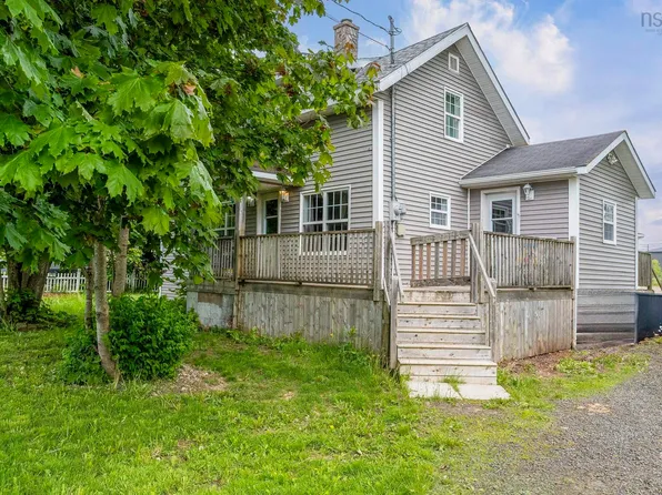 623 Main St, Lawrencetown, NS B0S 1M0