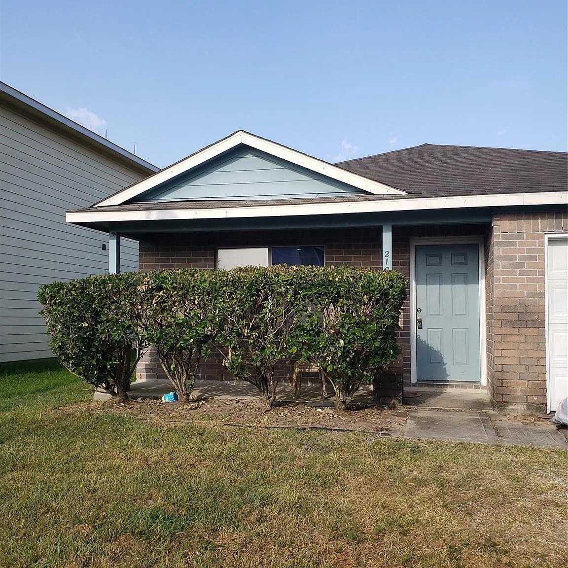 3 bed, 1.0 bath, 1056 sqft, $1,500 — Photo 1