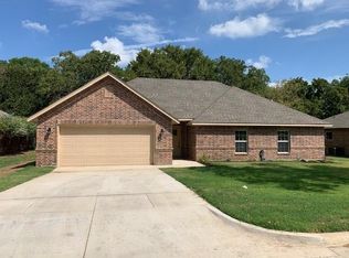 109 Ty Ln, Azle, TX 76020