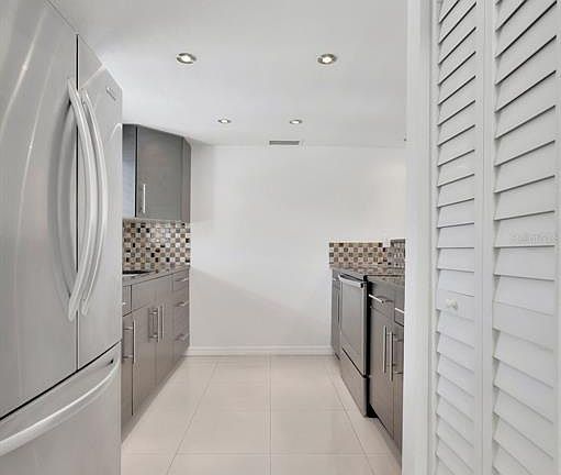 4th image of 592 100TH AVENUE N #201