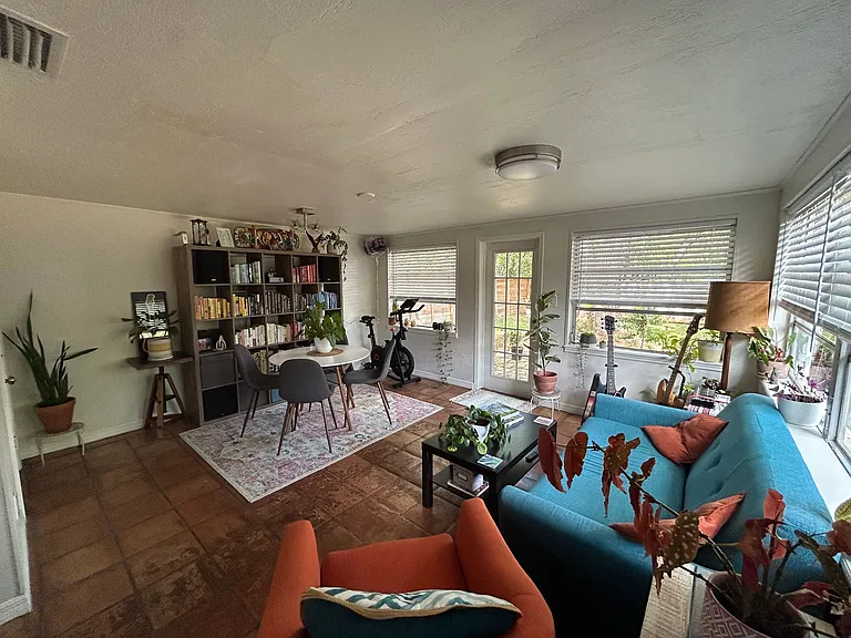111 S Lawsona Blvd — Photo 6
