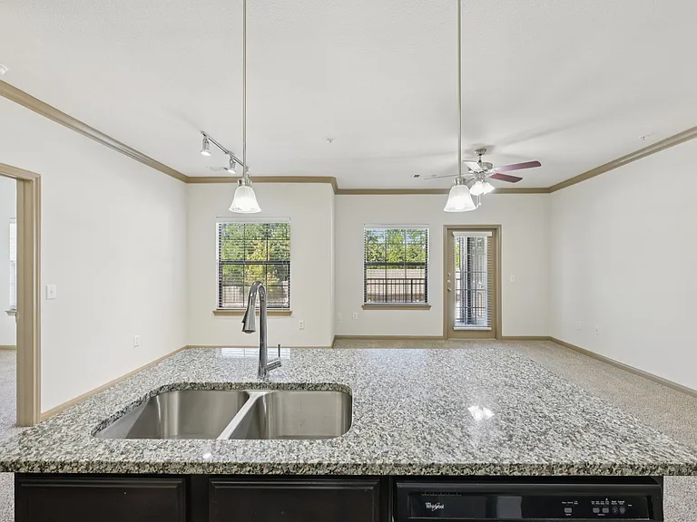 West Creek Apartments — Photo 15