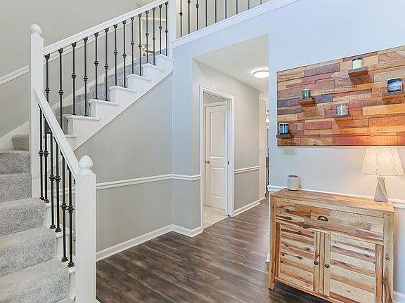 3rd image of 50819 Sherwood Dr