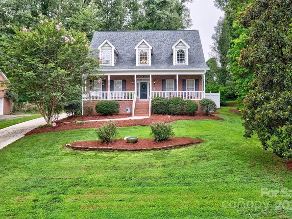 1602 Huntmoor Dr, Rock Hill, SC 29732