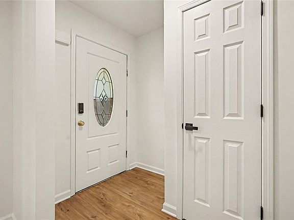 3rd image of 3724 Satellite Blvd