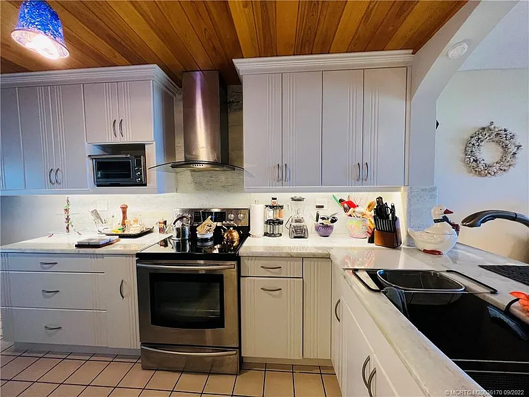 10044 S Ocean Dr #206 — Photo 8