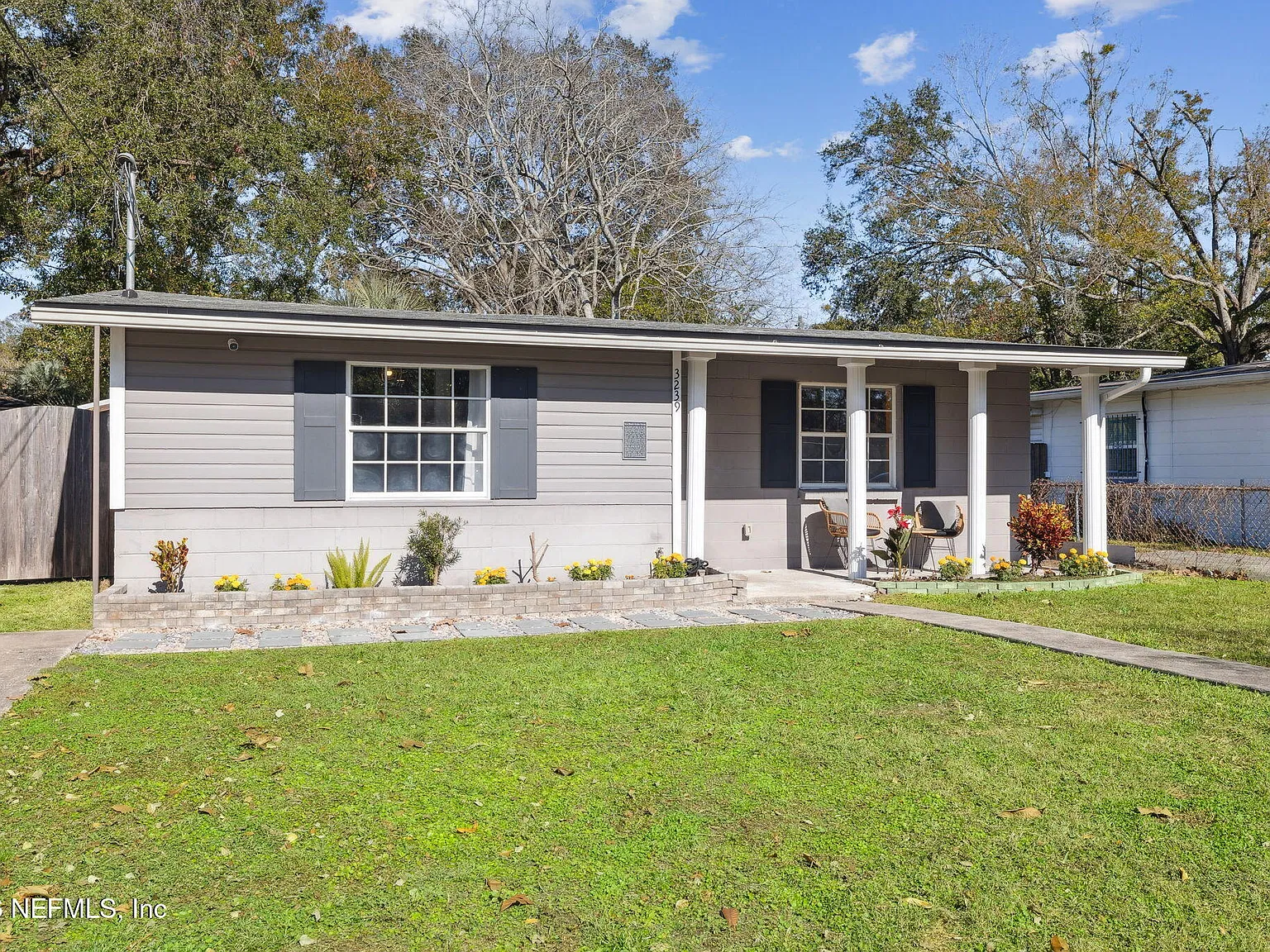 3 bed, 2.0 bath, 1288 sqft, $1,750 — Photo 1