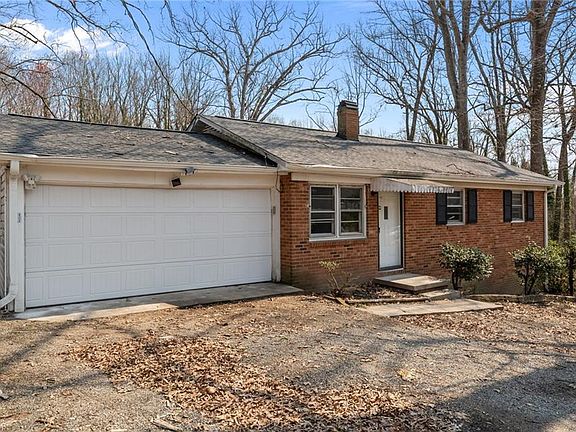 2nd image of 3818 Edgewood Terrace Rd