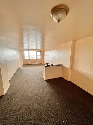 Rented by Smart NY Realty LLC | media 9