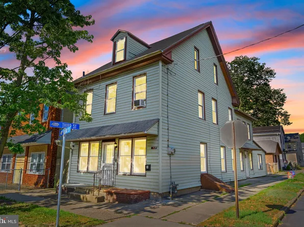 228 Broad St, Beverly, NJ 08010