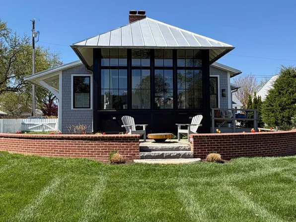 14316 Calvert St, Solomons, MD 20688