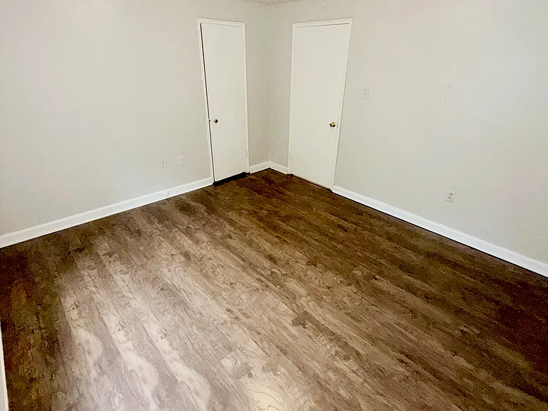 1504 Allen St #4 — Photo 8