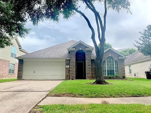 1st image of 403 Thorpe Springs Dr