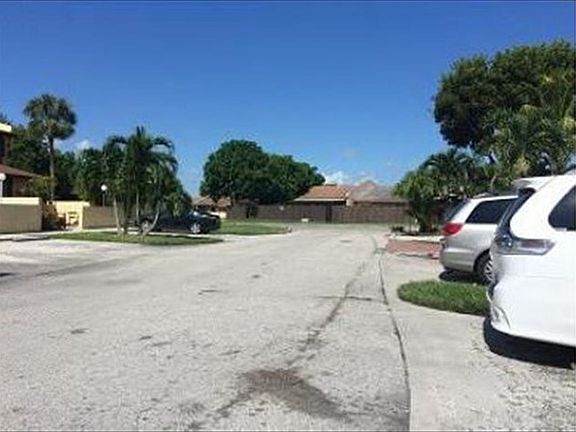 4th image of 19481 NW 54th Pl