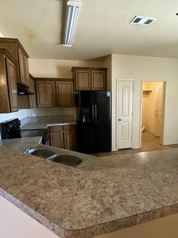 4 bed, 1620 sqft, $1,725 — Photo 4