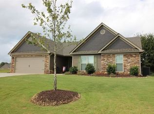 562 Cambridge Farms Dr, Hoschton, GA 30548